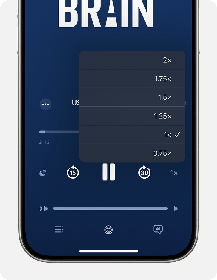 على iPhone، يظهر المشغّل المُصغر للبودكاست. بالقرب من الجهة السفلية اليمنى من المشغّل، تم تحديد زر "سرعة التشغيل"، الذي يبدو كـ "1x"، وتم فتح قائمة سرعة "التشغيل". الخيارات في القائمة هي 2x و1.75x و1.5x و1.25x و1x و0.75x. تم تحديد 1x.