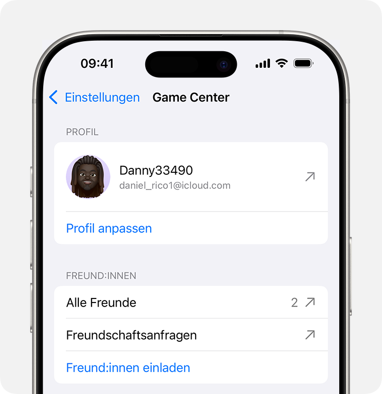 Auf einem iPhone ist in den Einstellungen Game Center geöffnet. Ein Benutzer ist angemeldet und hat die Möglichkeit, sein Profil anzupassen und Freunde zu verwalten.