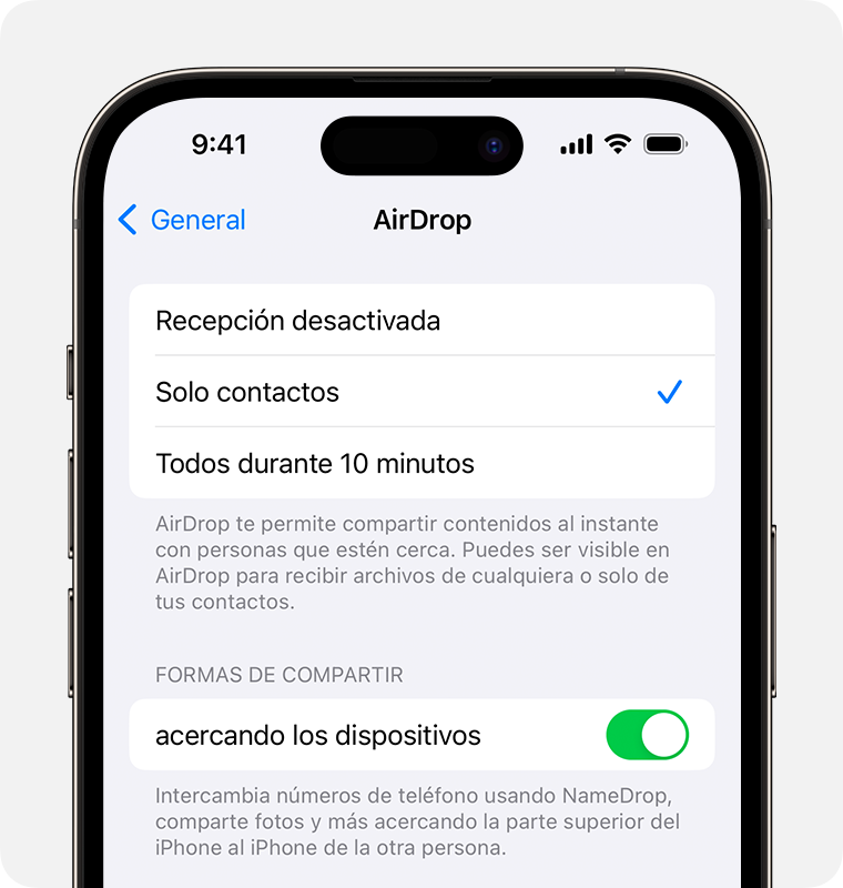 Un iPhone que muestra la configuración de AirDrop con la opción Solo contactos seleccionada.