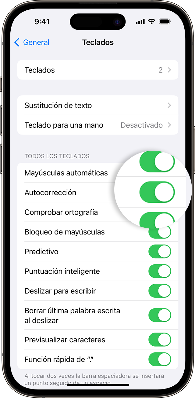 Pantalla del iPhone donde se muestra cómo activar la corrección automática.