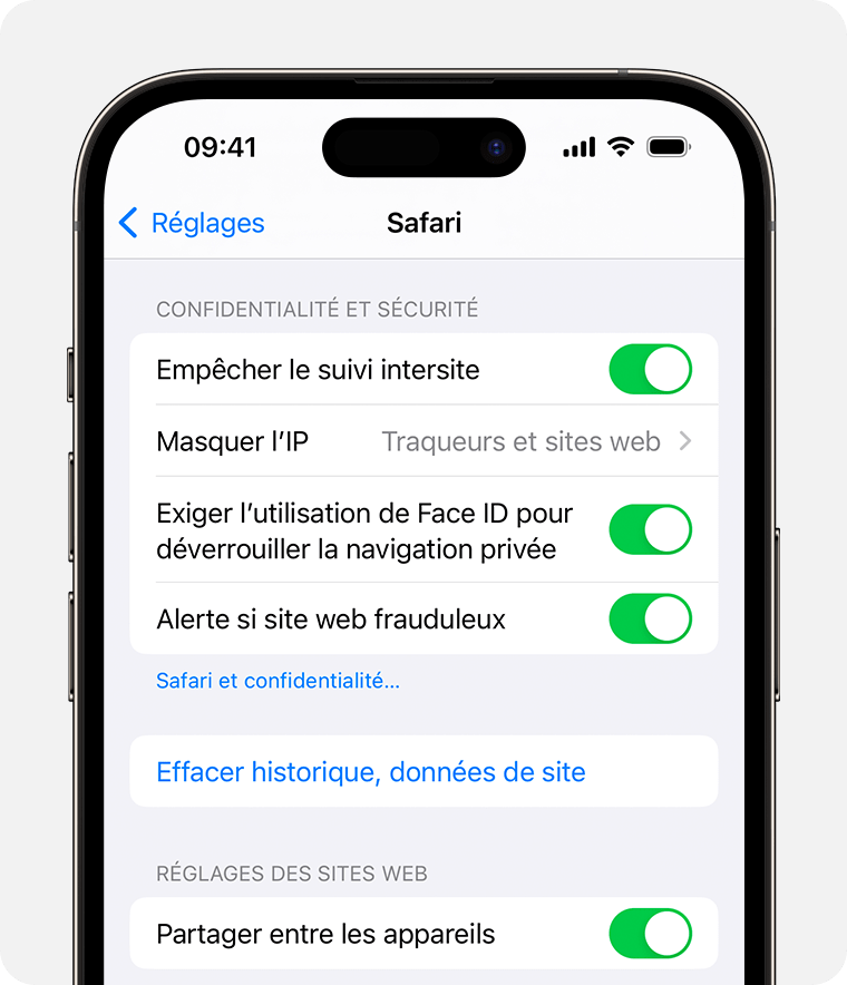 Dans les réglages de Safari, vous pouvez exiger l’utilisation de Face ID pour déverrouiller les fenêtres de navigation privée.