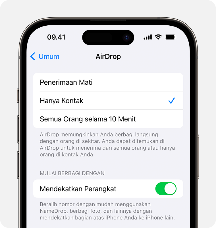 iPhone menampilkan pengaturan AirDrop dengan Hanya Kontak dipilih.