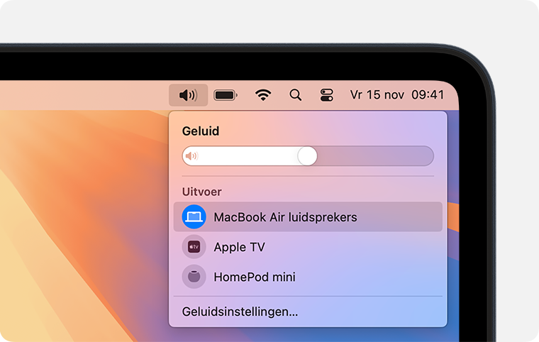 Het paneel 'Geluid' van macOS met een volumeschuifregelaar en MacBook Air-luidsprekers die zijn geselecteerd als uitvoer 