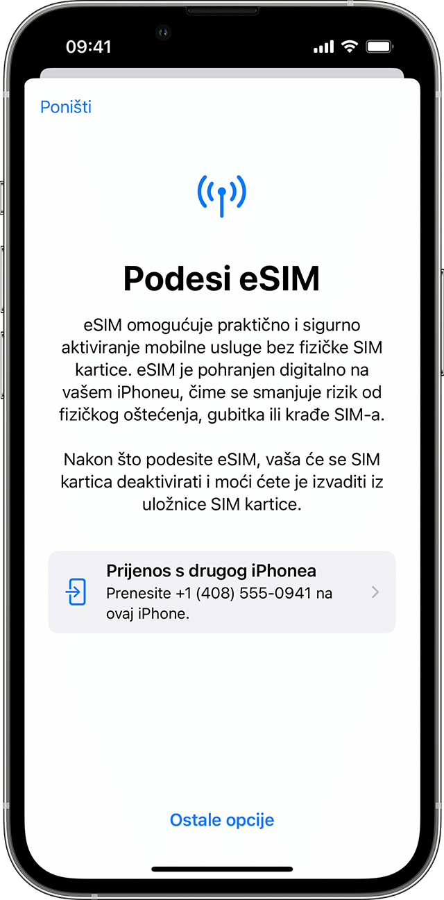 Snimka zaslona iPhone uređaja koja prikazuje postavljanje eSIM kartice s mogućnošću prijenosa mobilne tarife s drugog iPhone uređaja.