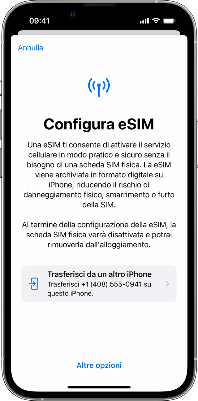 Schermata di iPhone della configurazione di eSIM con la possibilità di trasferire il piano cellulare da un altro iPhone.