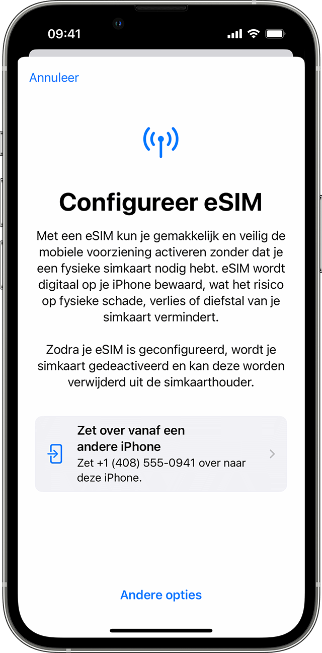 Schermafbeelding op een iPhone van de configuratie van een e-sim met de optie om een mobiel abonnement over te zetten vanaf een andere iPhone.