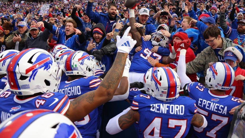 Image for story: Bills clinch the AFC&rsquo;s No. 2 seed with a 40-14 rout of the undisciplined Jets