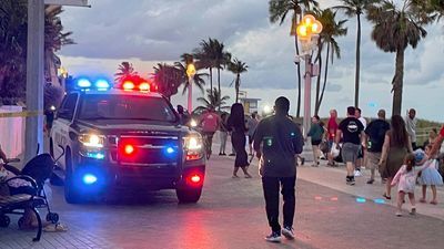 Image for story: 9 people, including children, hurt in Florida beach boardwalk shooting