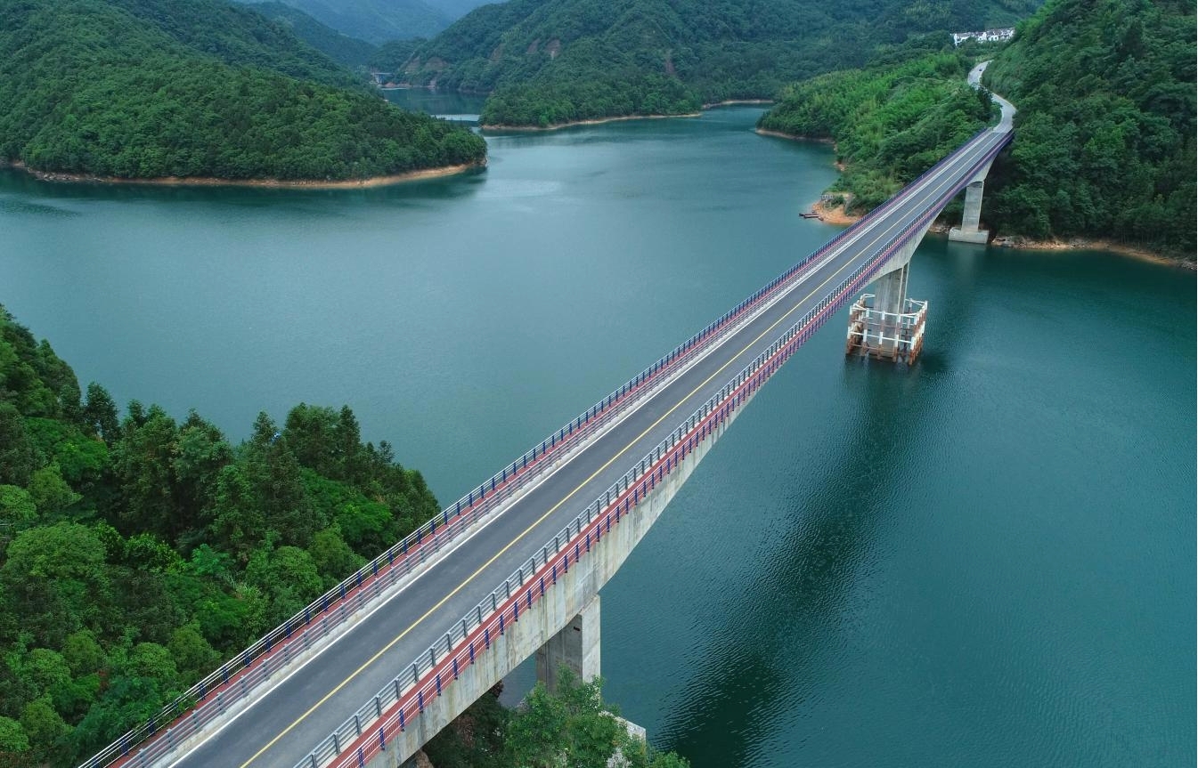 皖美夏日，游湖天花板！这条风景道带你走起！