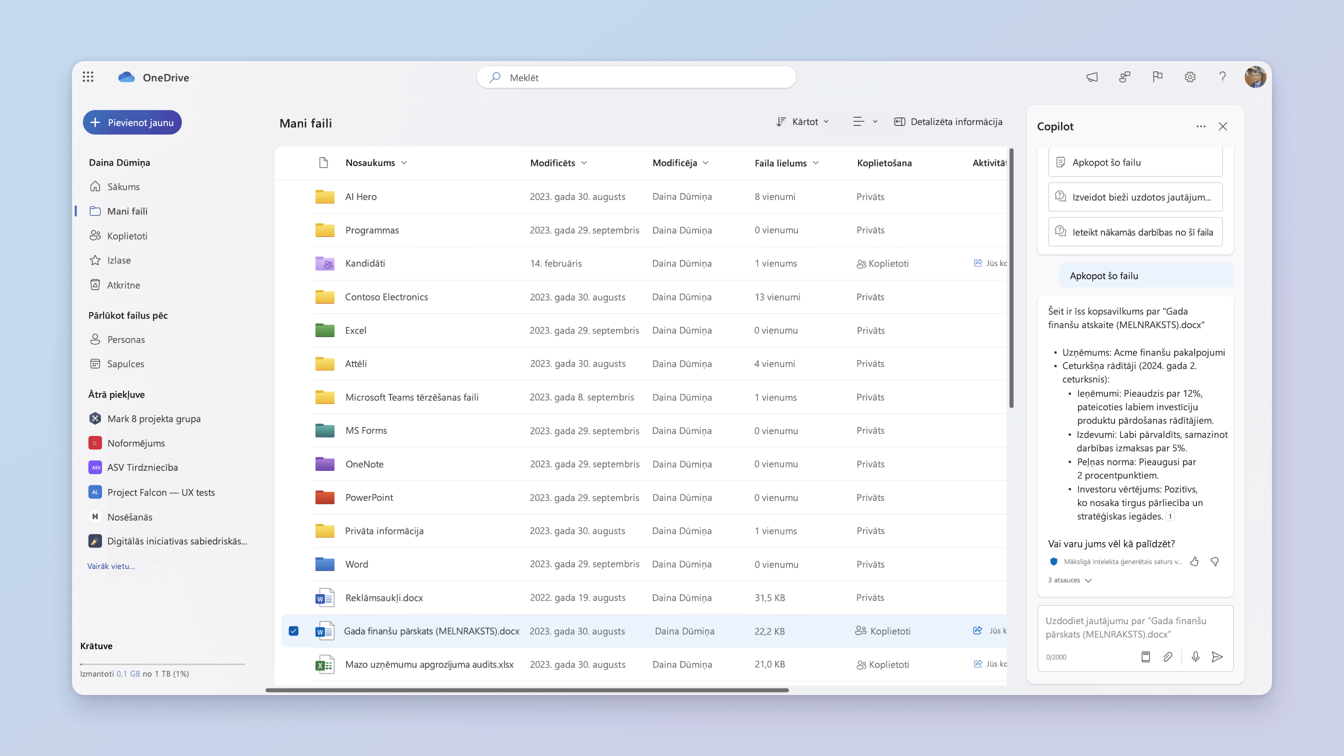 Ekrānuzņēmums ar Copilot līdzekli jautājuma uzdošanai par OneDrive failiem