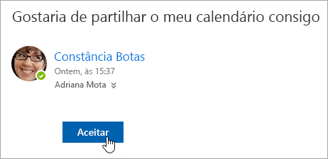 Uma captura de écran do botão Aceitar numa notificação por e-mail de um Calendário partilhado.