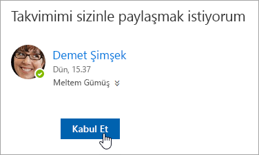 Paylaşılan takvim e-posta bildirimindeki Kabul Et düğmesini gösteren bir ekran görüntüsü.