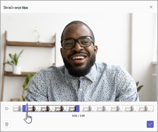 Snimak ekrana video klipa u usluzi Microsoft Teams sa opcijom da skratite klip.
