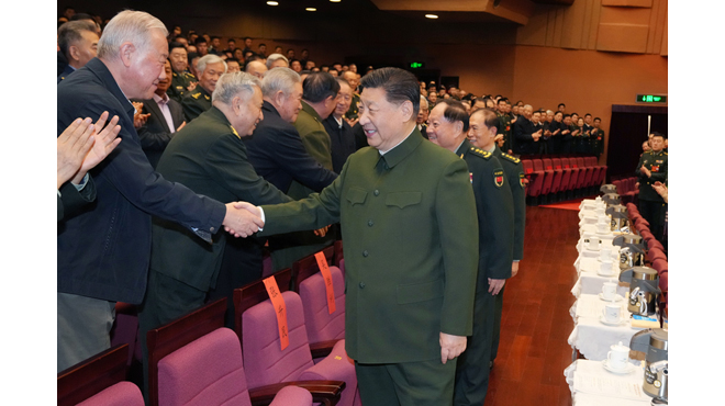 中央军委举行慰问驻京部队老干部迎新春演出 习近平向全军老同志祝贺新春