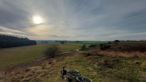 Za plecami Tulewo Górne, w tle Gulczewo