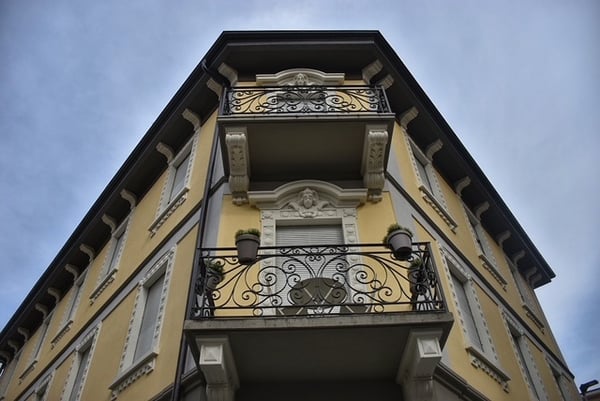 Tinteggio decorativo - stabile d'epoca a Chiasso