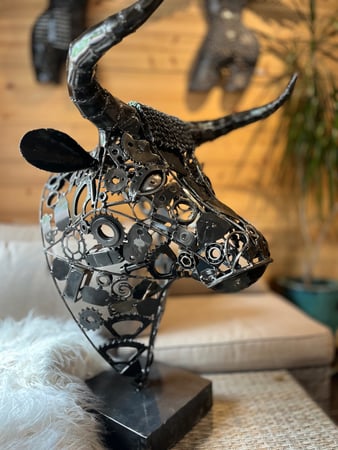 Tête de vache sur socle métal (60/60/80cm)