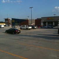 Photo prise au Lindbergh Plaza Shopping Center par Tiger T. le5/1/2012