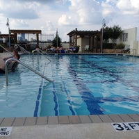 Photo prise au Saltwater Pool @ Lindbergh Vista par Jason R. le5/18/2012