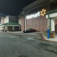 Foto diambil di Walmart Supercenter oleh Velimir I. pada 11/30/2016