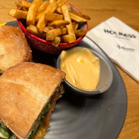 Foto tirada no(a) Nando&amp;#39;s por Nathan P. em 9/15/2023