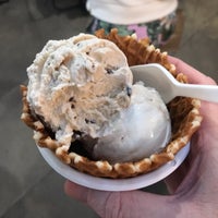 Photo taken at Jeni&amp;#39;s Splendid Ice Creams by Paul G. on 6/5/2019