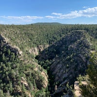 Foto diambil di Walnut Canyon National Monument oleh Veronika pada 7/16/2023