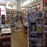 Das Foto wurde bei Strand Bookstore von Rev C. am 8/27/2015 aufgenommen