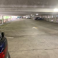 รูปภาพถ่ายที่ Underground Atlanta Parking Deck โดย Stephen G. เมื่อ 7/21/2019