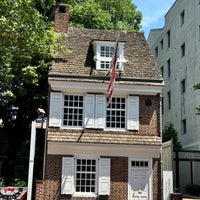 Foto tirada no(a) Betsy Ross House por Mark P. em 5/25/2024