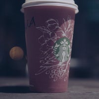 Foto diambil di Starbucks oleh عين . pada 12/12/2016