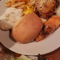 Photo taken at Captain George&amp;#39;s Seafood Restaurant by José A. L. on 7/26/2020