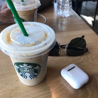 Photo prise au Starbucks par AAA le5/10/2018