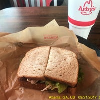 Снимок сделан в Arby&amp;#39;s пользователем J Scott O. 9/21/2017