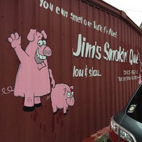 Photo taken at Jim&amp;#39;s Smokin Que by Terry P. on 11/7/2015