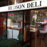 Foto diambil di Hudson Deli oleh Andrea U. pada 5/10/2013