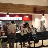 Foto scattata a Chick-fil-A da Daniel E. il 7/18/2018