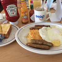 Photo taken at IHOP by Menossi, E. on 6/25/2016