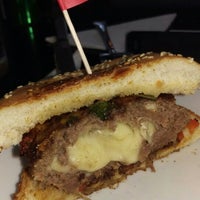 Foto scattata a Ginebra Burger Premium da Guillermo F. il 11/1/2015