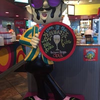 Photo taken at Mellow Mushroom by Tye W. on 12/8/2014