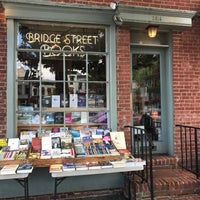 5/26/2017にThomas F.がBridge Street Booksで撮った写真