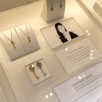 Снимок сделан в Tiffany &amp;amp; Co. пользователем Jean P. 1/10/2016