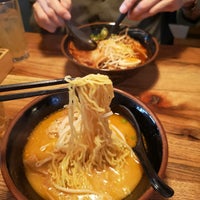 Foto diambil di Momo Ramen oleh Janina L. pada 5/9/2019