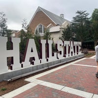 Photo prise au Mississippi State University par ⚜️🤴🏻🟪🟨🟩ISLåИÐGIЯL🇬🇩🇬🇩 le6/21/2023