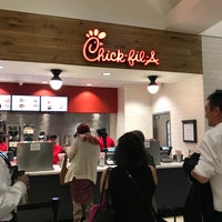 Foto scattata a Chick-fil-A da Ken B. il 5/5/2018