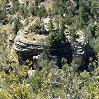 Foto diambil di Walnut Canyon National Monument oleh Donna T. pada 9/18/2024