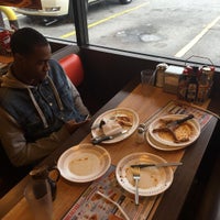 Photo taken at Waffle House by Leon Q. A. on 10/4/2015