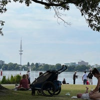 Photo taken at Alster-Grillwiese by Spiros L. on 7/30/2022