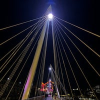 Photo taken at Hungerford &amp;amp; Golden Jubilee Bridges by Julie T. on 11/28/2024