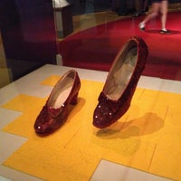 Снимок сделан в Ruby Slippers пользователем Benchaphorn T. 4/12/2013